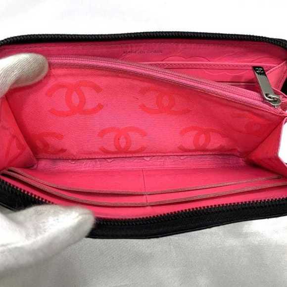 CHANEL Round Long Wallet in Black Cambon Lambskin - Picture 7 of 11